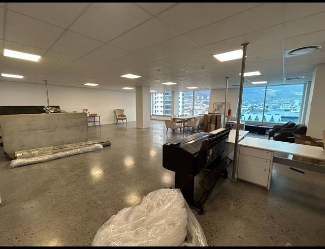 155M² BUILDING TO LET IN CAPE TOWN CITY CENTRE